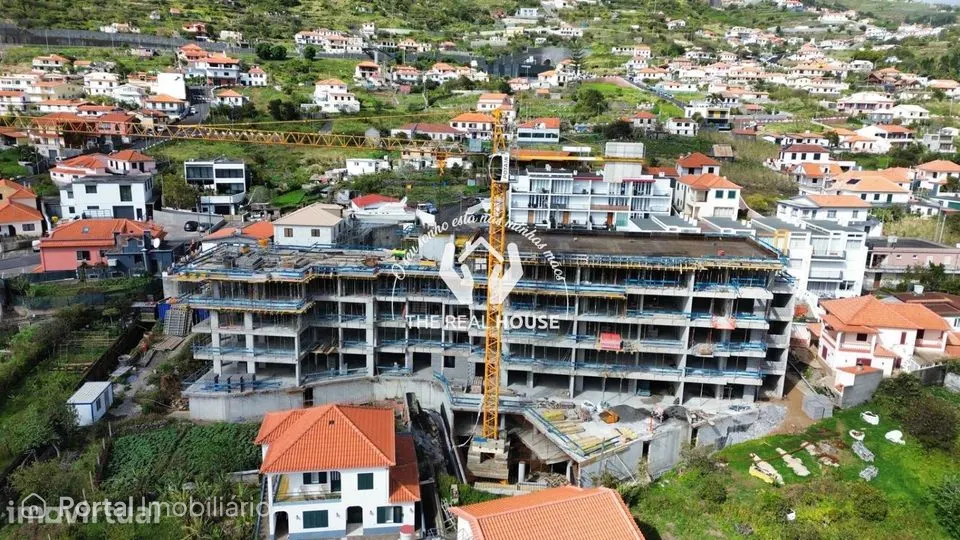 UPTOWN 30 _ T1 c/Varanda em Machico