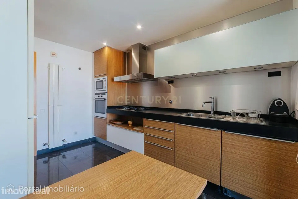 Apartamento T1 + 1 de Luxo — Elegância, Conforto e Exclusividade