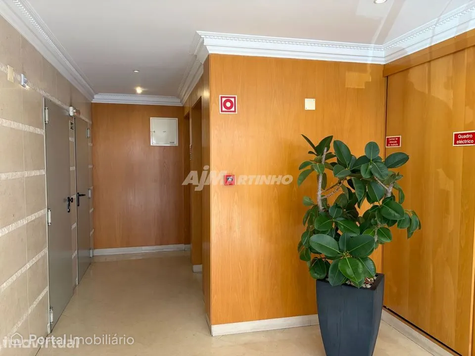Excelente T2 , Urbanização Neudel, Amadora