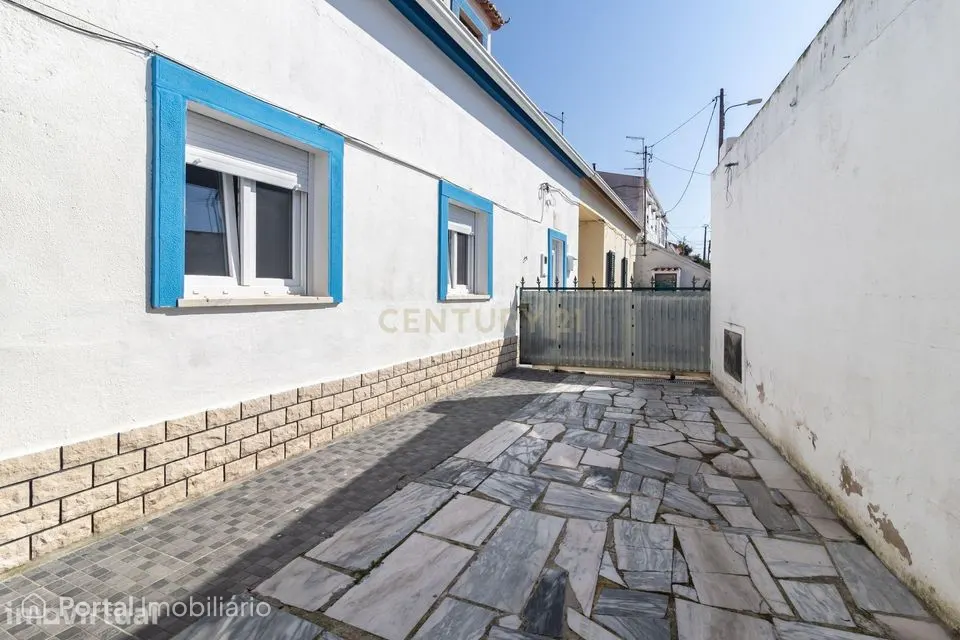 Moradia T3+2 em Santo Ovídio - T2 Autónomo com Terraço