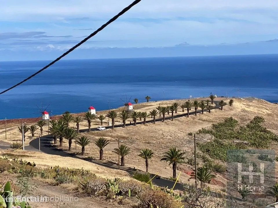 Moradia T2 para Recuperar com Vista Desafogada - Porto Santo