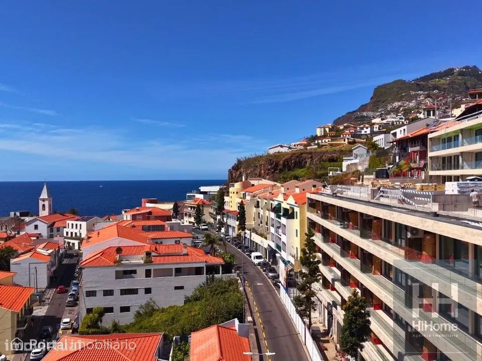 Apartamento T3 com Piscina no Edifício Elite Bay em Câmara de Lobos