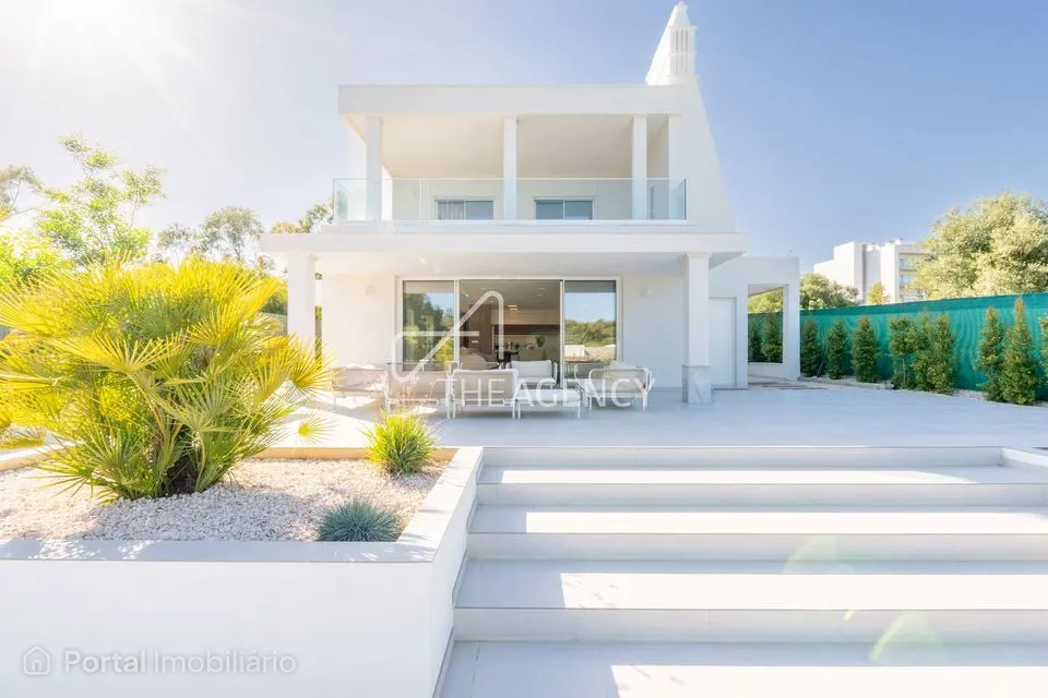 8-bedroom house for sale in Alvor