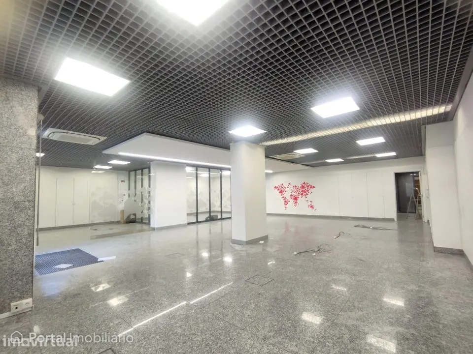 Shop for rent in Santa Maria, São Pedro e Matacães