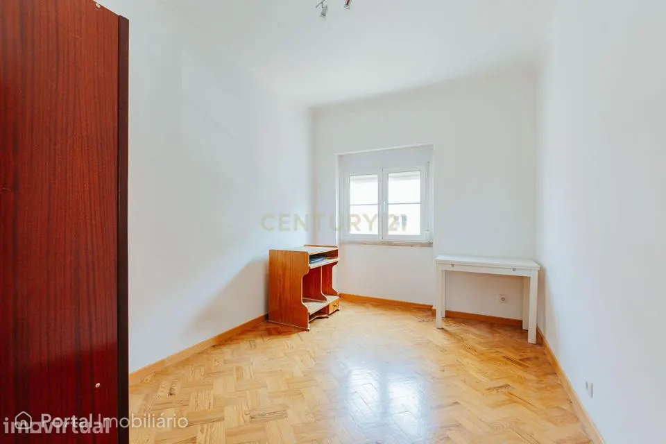 2-bedroom apartment for sale in Sacavém e Prior Velho