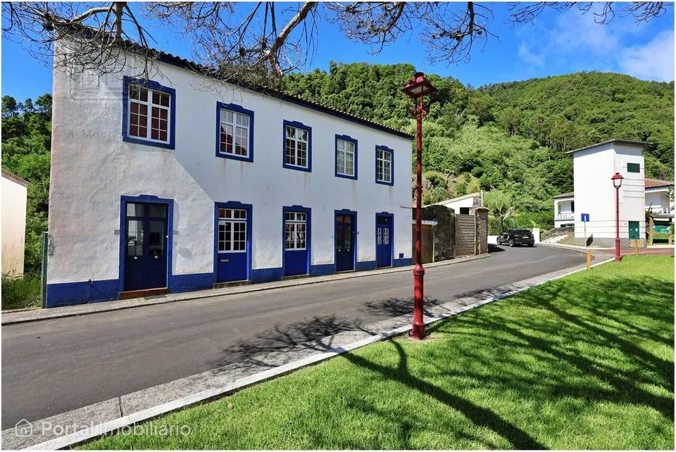 Moradia T7 à venda em Povoação