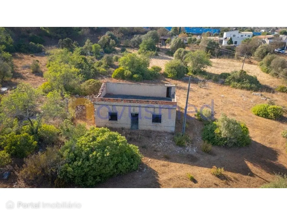 Moradia térrea para reabilitar na Centeeira, Paderne - Albufeira, N...