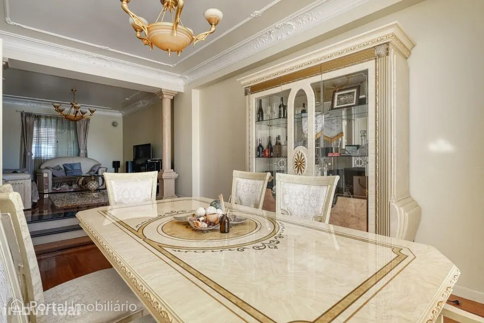 Moradia T4 em excelente estado · Quinta Grande, Alfragide ·...