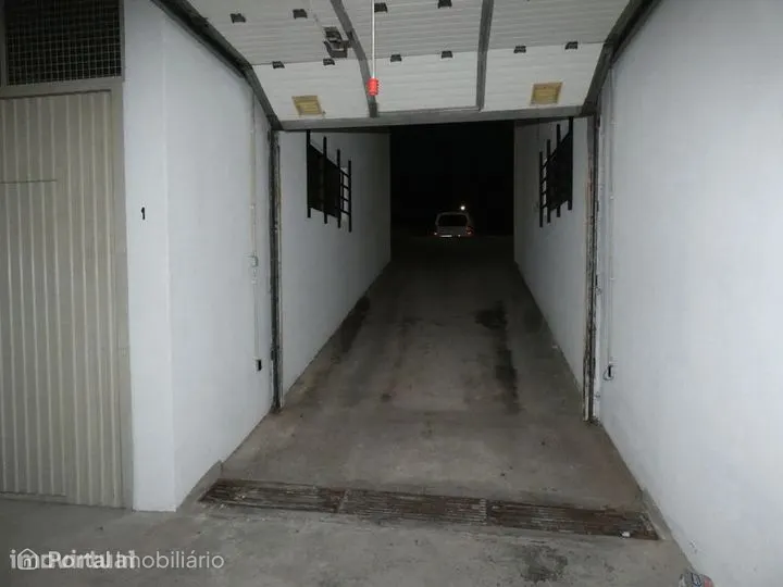 Garage for rent in Torres Vedras