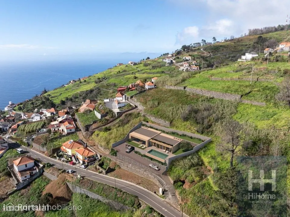 3-bedroom house for sale in Fajã da Ovelha