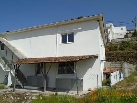 Loja destinada a Comércio de rua em Sanfins do Douro, Alijó