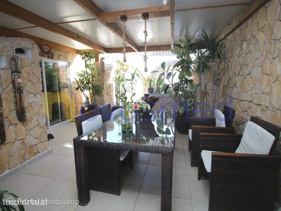 Apartamento T2+2 com terraço junto á praia dos pescadores, Albufeira