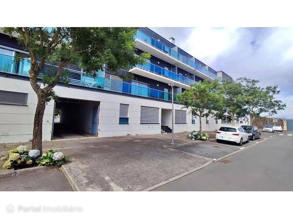Arrendamento apartamento T3 | Condomínio fechado | São Sebastião, p...