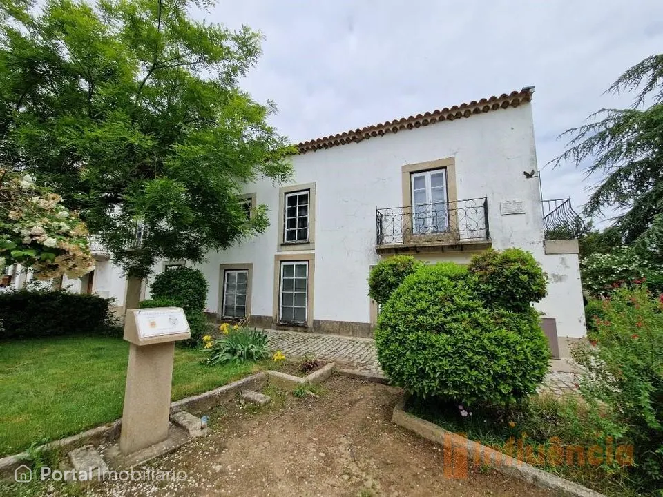 Building for sale in Almeida