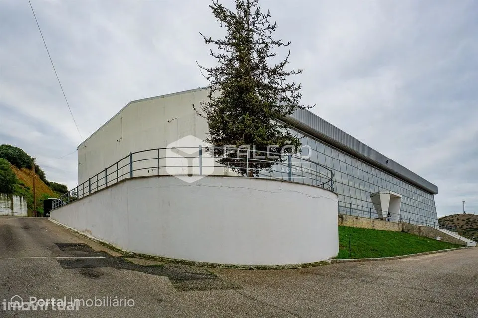 Warehouse for sale in Santarém