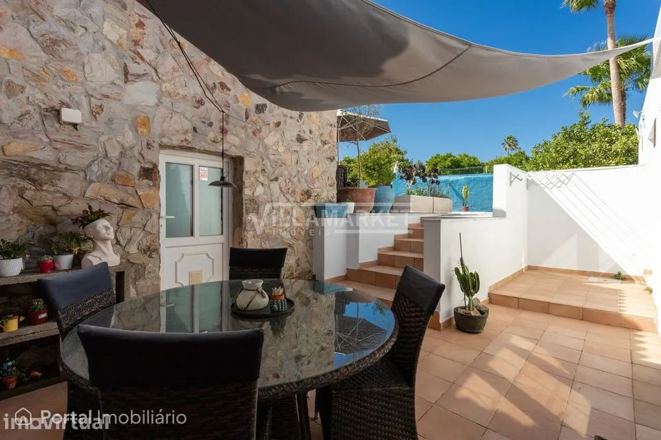 Quinta V5 de luxo totalmente remodelada com piscina inserida num terre