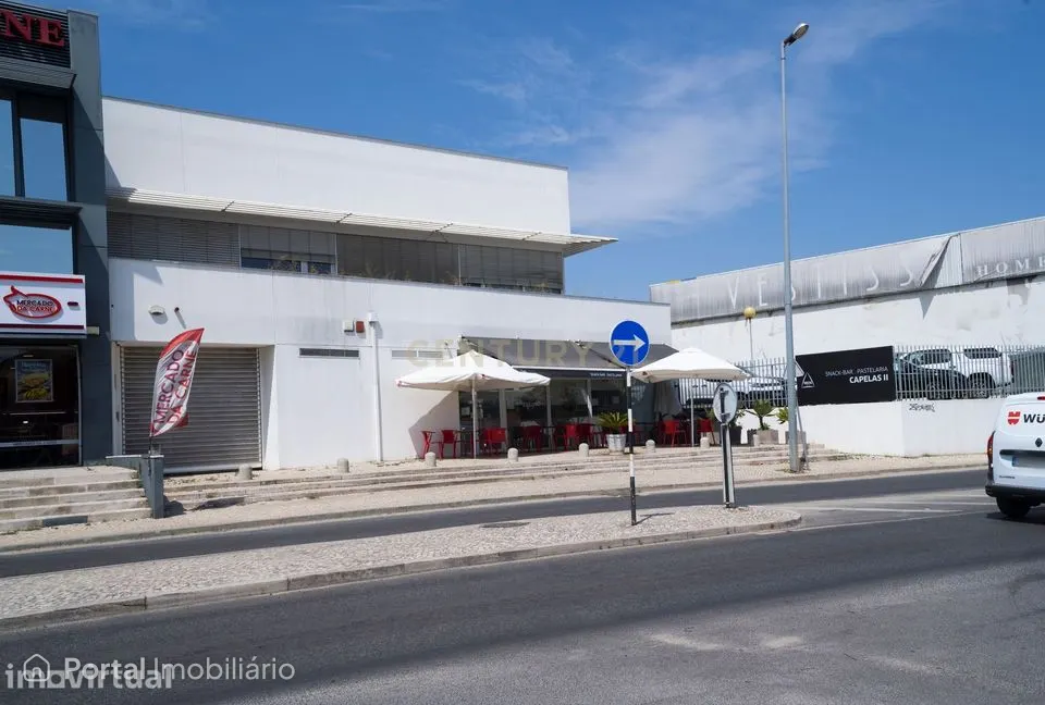 Edifício de Escritórios de 645m2 com Estacionamento