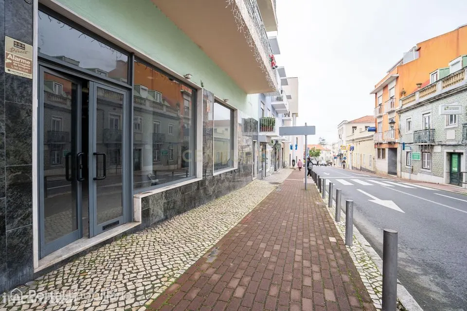 Loja Centro Histórico de Oeiras, com Parqueamento