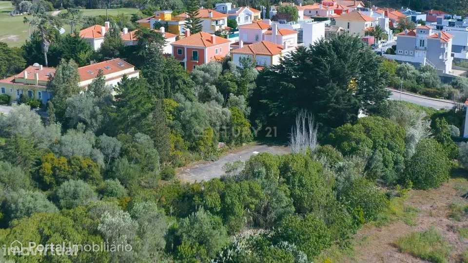 Terreno de 2500m2 no Estoril