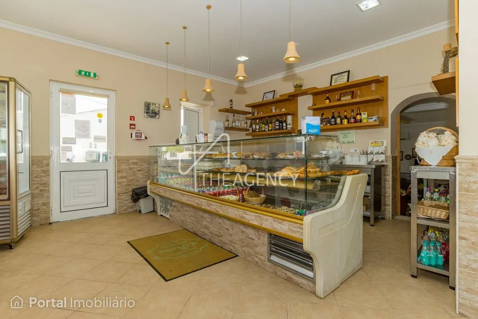 Commercial property for sale in Azinhal