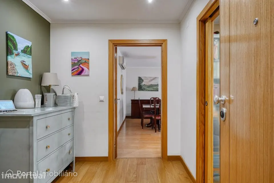 T4 com garagem na Quinta da Parreirinha, Bobadela - duas suítes e...