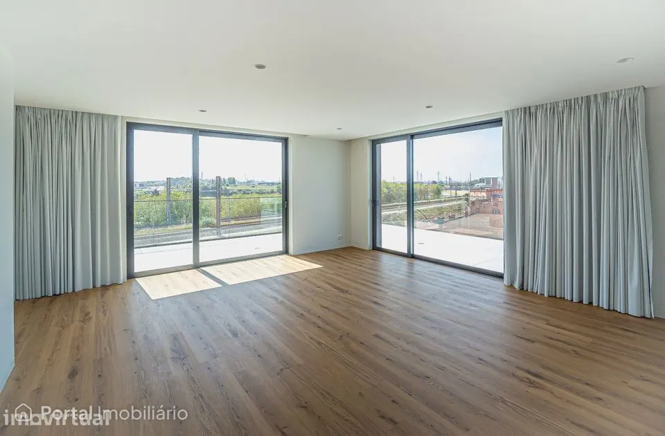 Apartamento T4 Duplex, Terraço com 106 m2, Luxo, Fonte Nova, Aveiro