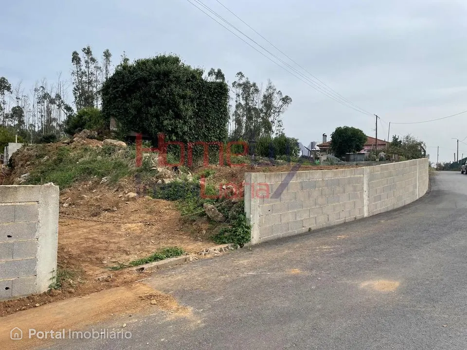 Terreno urbano com ruina em Macinhata da Seixa