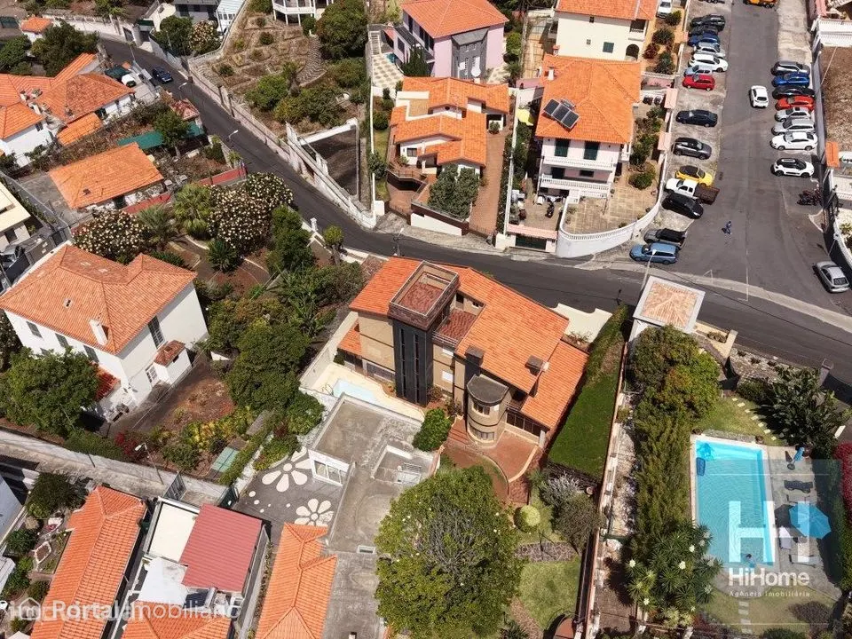 Moradia tradicional T3 com piscina no Funchal
