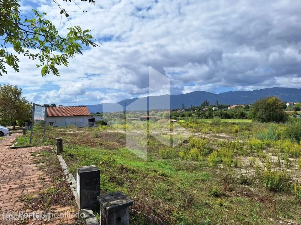 Lote de Terreno Venda em Molelos,Tondela