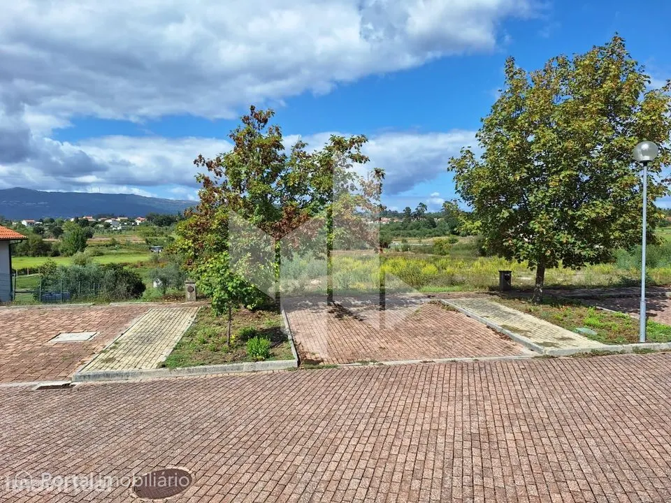 Lote de Terreno Venda em Molelos,Tondela