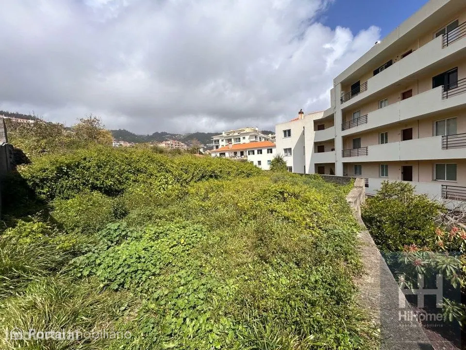 Terreno com 1980 m2 | Caniço, Santa Cruz