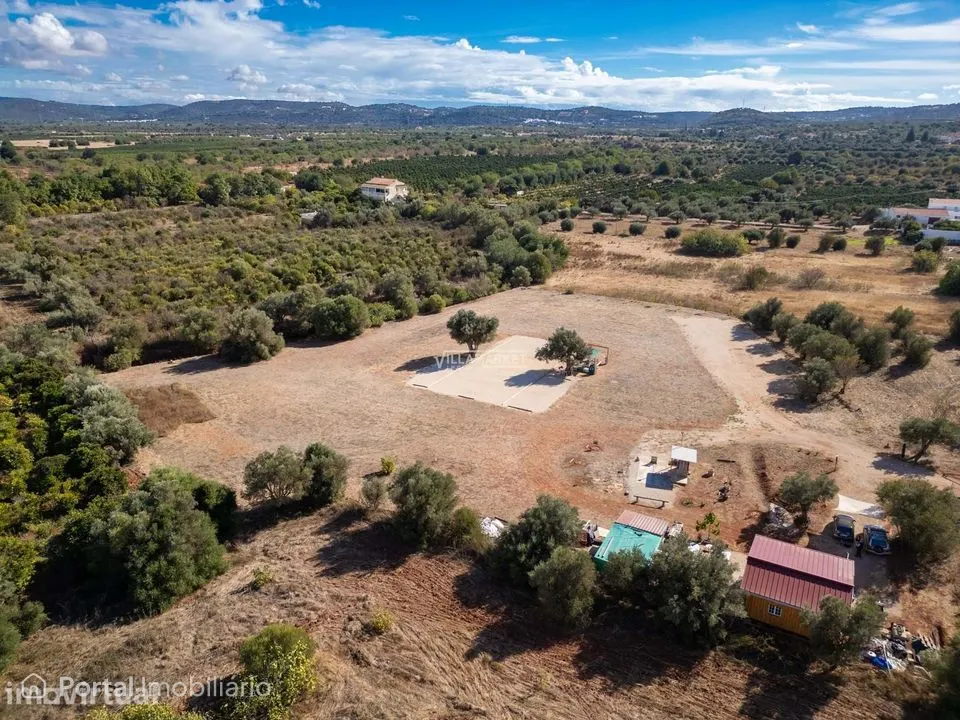 Terreno rústico com 8.280 m² com furo de água situado na Ribeira de Al