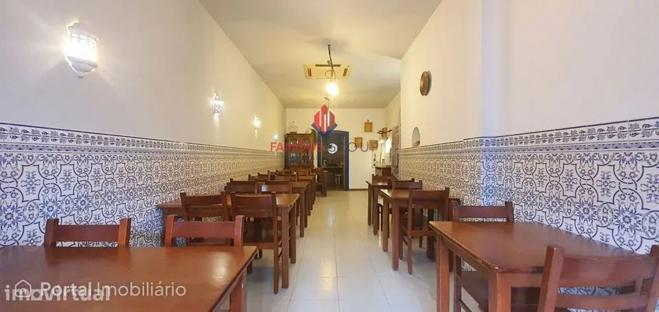 Casa com Espaço Comercial