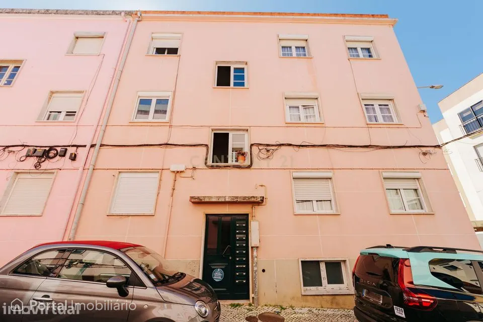 Apartamento T1 situado no Prior Velho, em excelentes condições.