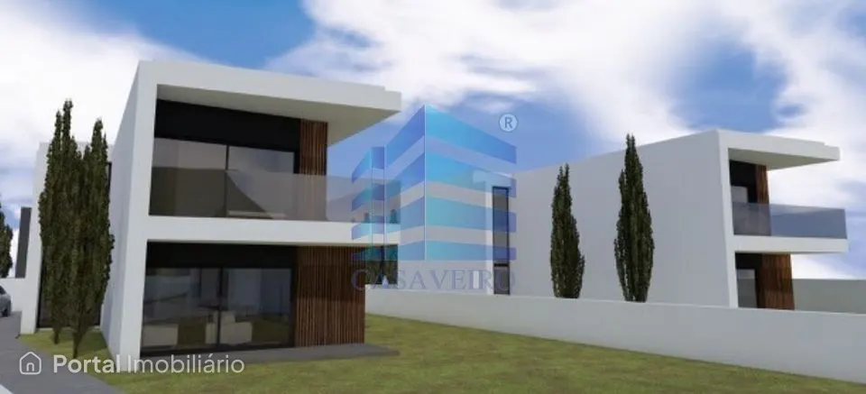 Moradia T4 Isolada em São Bernardo