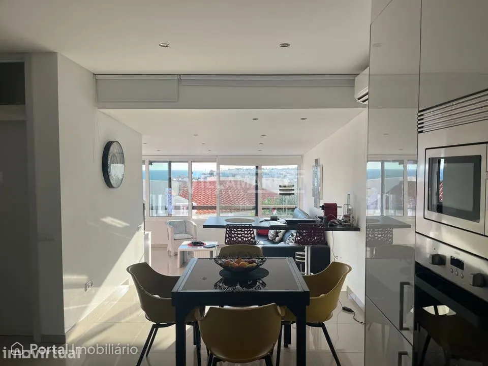 Apartamento T1 com AL e vista mar inserido no condomínio com piscina "