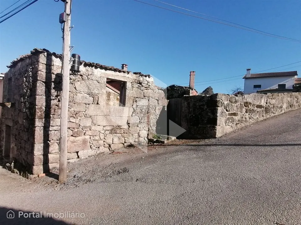 Moradia Devoluta T2 Venda em Vilar de Besteiros e Mosteiro de Fráguas,Tondela