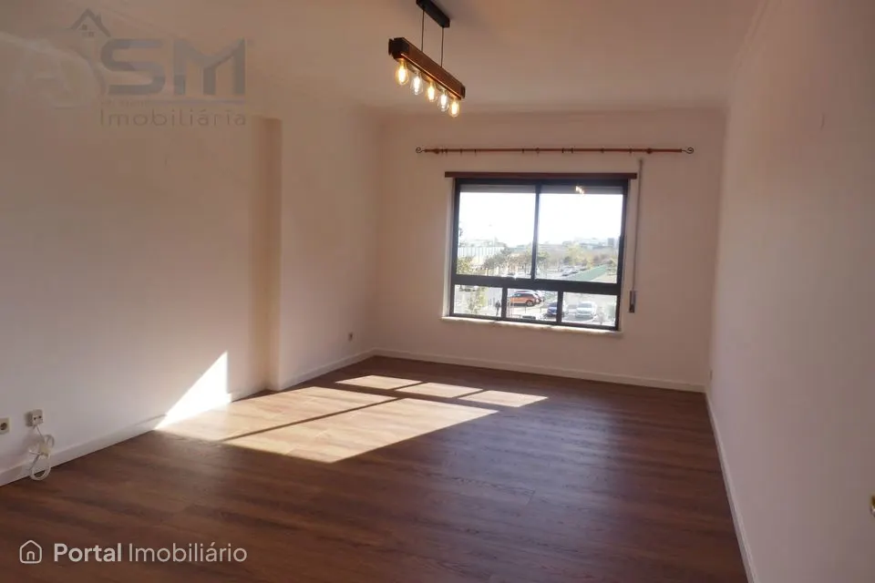 Apartamento T2 Arrendamento em Cacém e São Marcos,Sintra