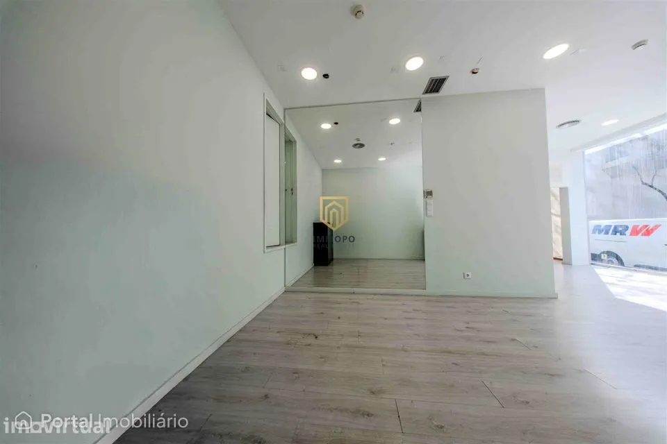 Loja , Porto, Matosinhos / Venda / 205.000€