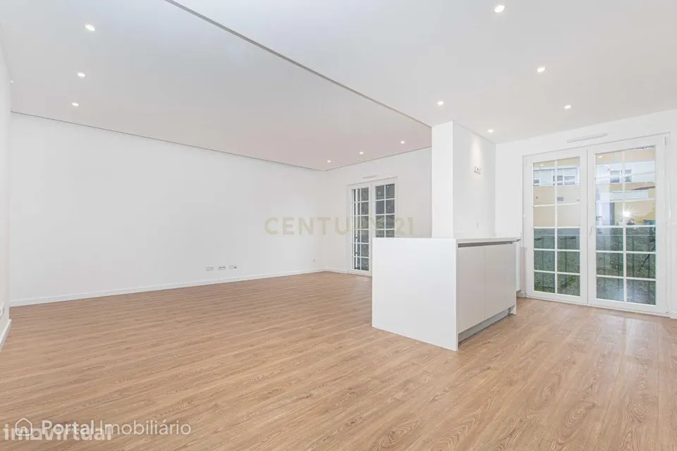 Apartamento T2 Urbanização Neudel na Amadora, a estrear