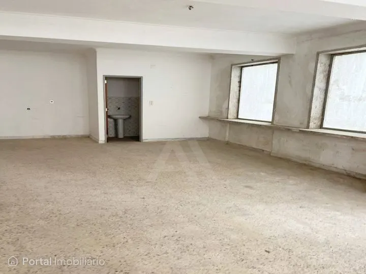 Imóvel comercial à venda em Sintra