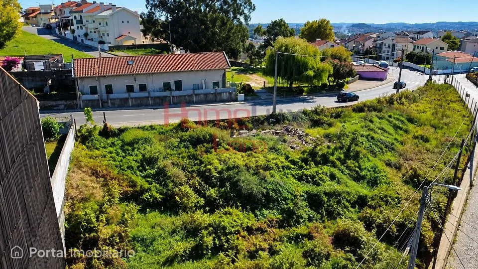 Land for sale in Baguim do Monte (Rio Tinto)