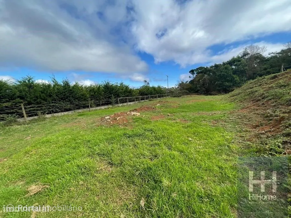 Land for sale in Santo António da Serra