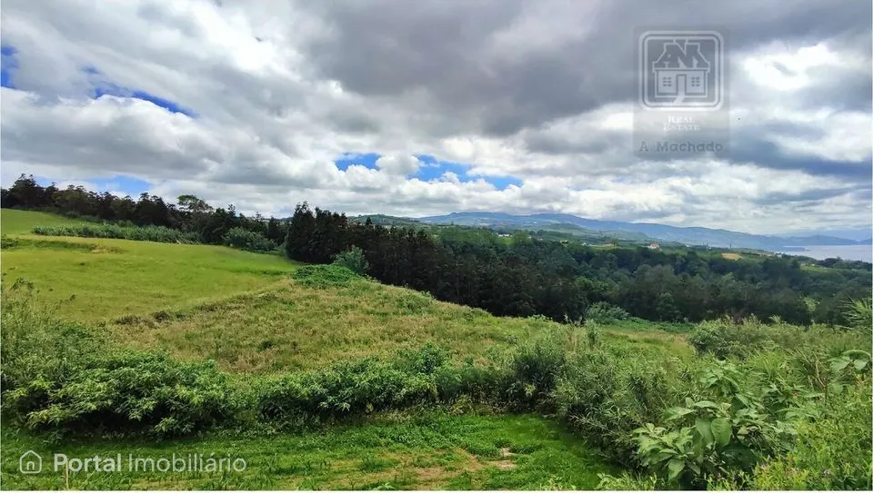Land for sale in Fenais da Ajuda