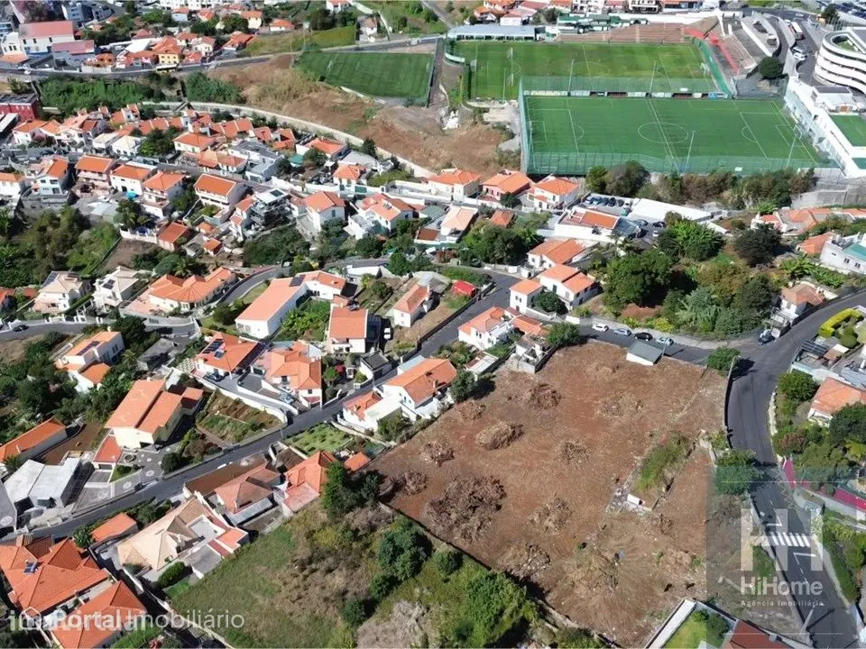 Terreno com 6.090 m² no Funchal, com excelente vista mar e cidade