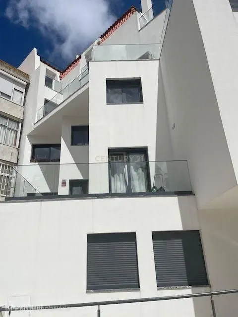 Apartamento T5 em Sacavém, terraços com Vista Panorâmica