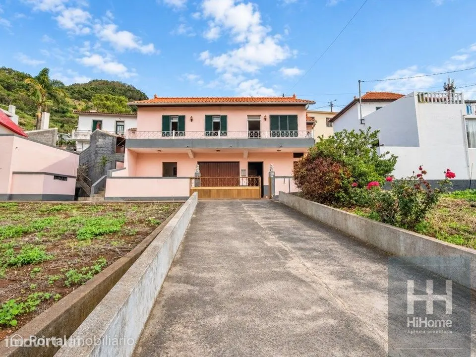 Moradia T3 em Machico inserida num lote de 760 m²