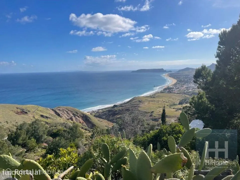 Moradia T2 para Recuperar com Vista Desafogada - Porto Santo