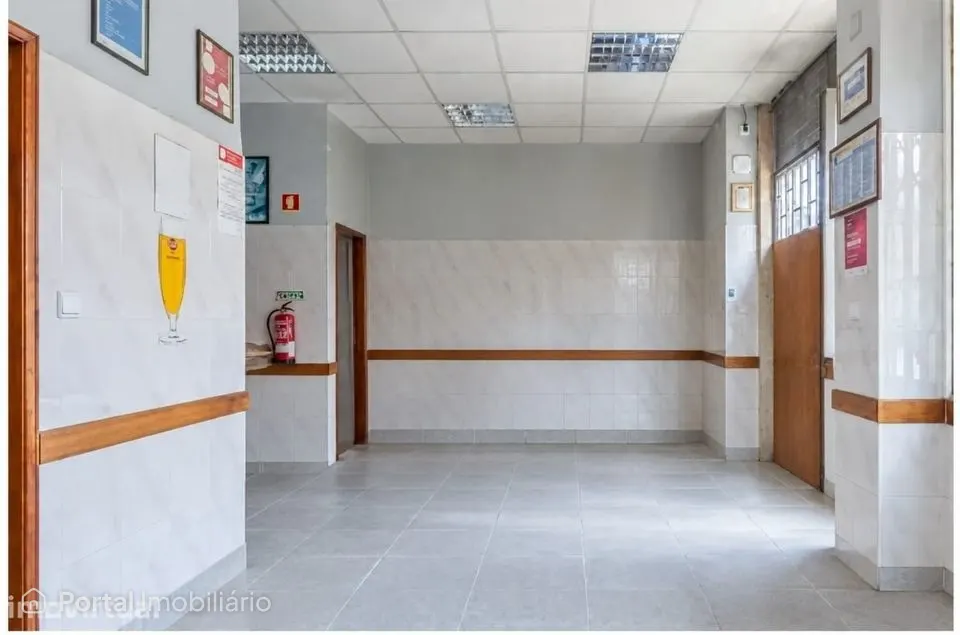 Loja Comercial 2 Pisos com 2 Montras | Benfica