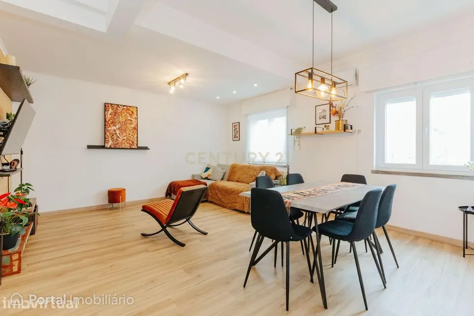 Apartamento T2 Renovado em Miratejo